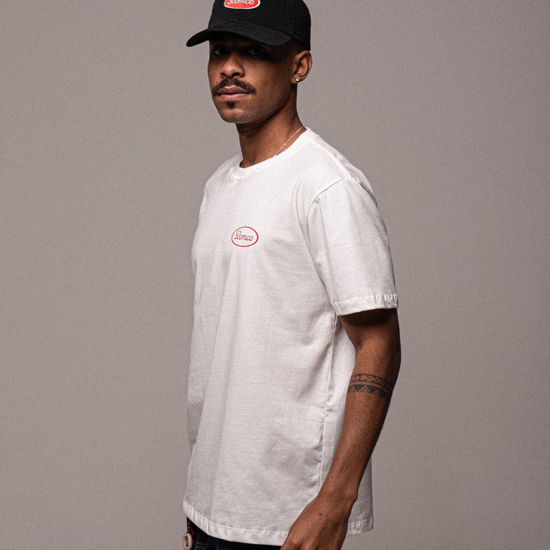 Camiseta Romco Company Off White