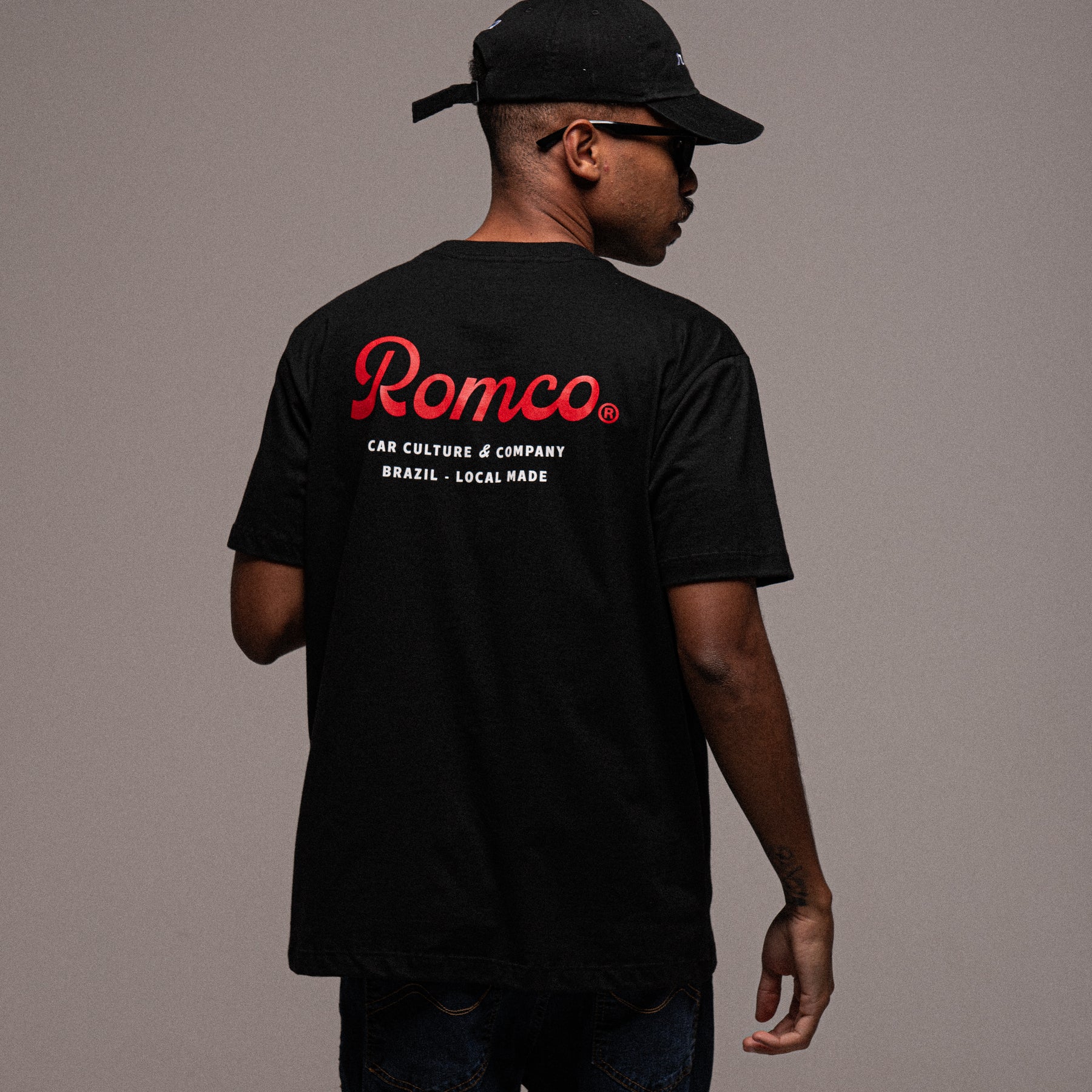 Camiseta Staff Black