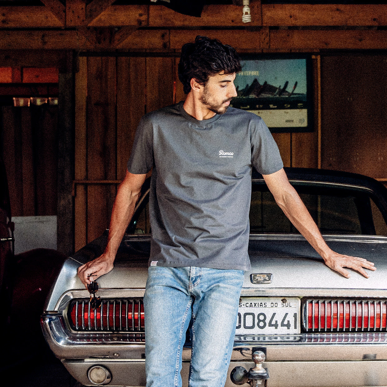 Camiseta Staff Chumbo