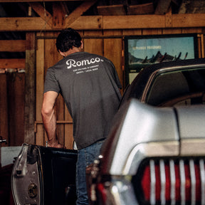 Camiseta Staff Chumbo