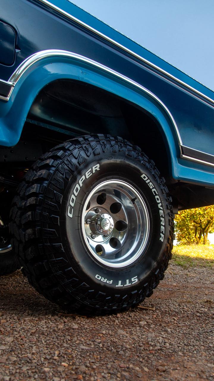 Ford F-150 Bullnose XLT 1984