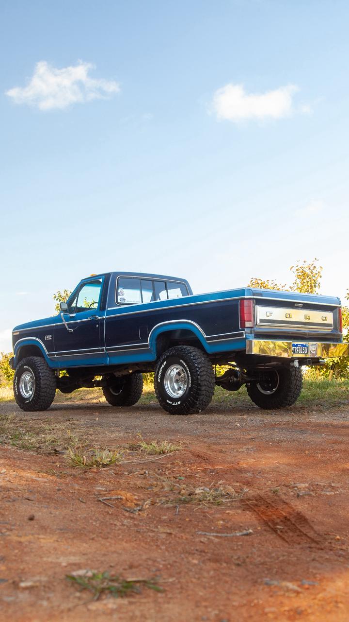 Ford F-150 Bullnose XLT 1984