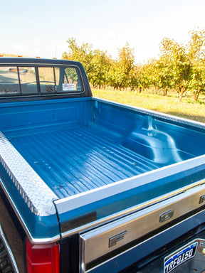 Ford F-150 Bullnose XLT 1984